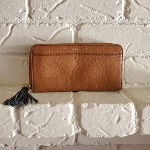 Fossil brown leather zip-arond wallet
